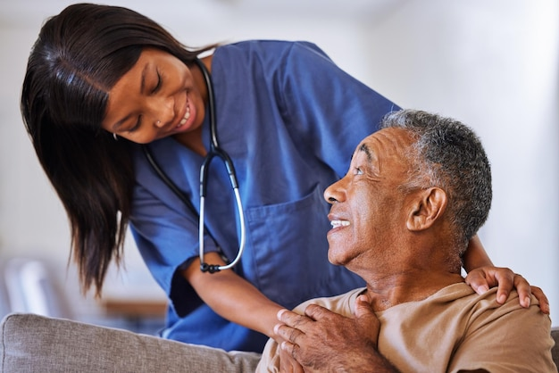 Home nursing consultation with a patient